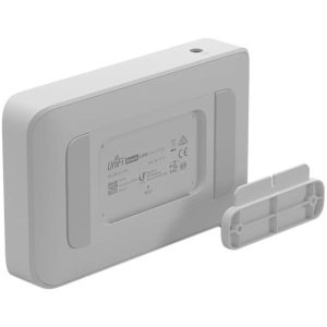 Ubiquiti USW-LITE-8-PoE 8-port Layer 2 PoE switch, 4 x GbE PoE+, 4 x GbE ports, 52W total PoE Power, silent fanless cooling, Wall mountable, Desktop, USW-LITE-8-POE-EU