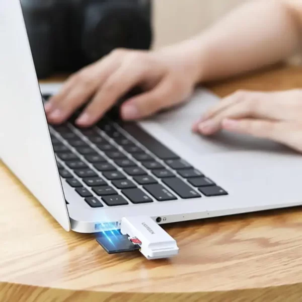 UGREEN čitač memorijskih kartica , USB 3.0, TF/microSD/SD kartice, crni - Slika 4