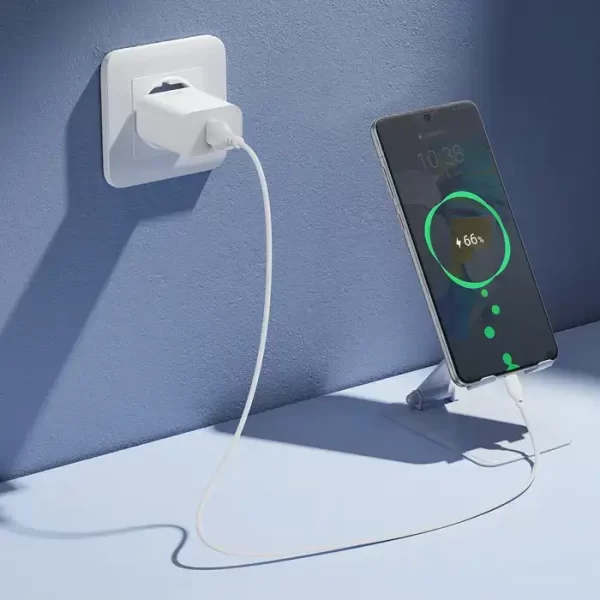 KUĆNI PUNJAČ XO CE33 FAST 18W QC3,0 USB-A + TIP C KABEL BIJELI